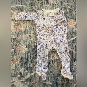 Burt’s Bees 100% Organic cotton onesie 0-3m